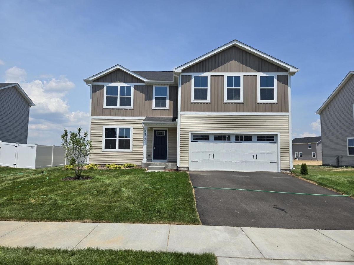 Homes & Condos & Townhomes Rented Prairie Ridge Hampshire Illinois, 534 Wild Sienna