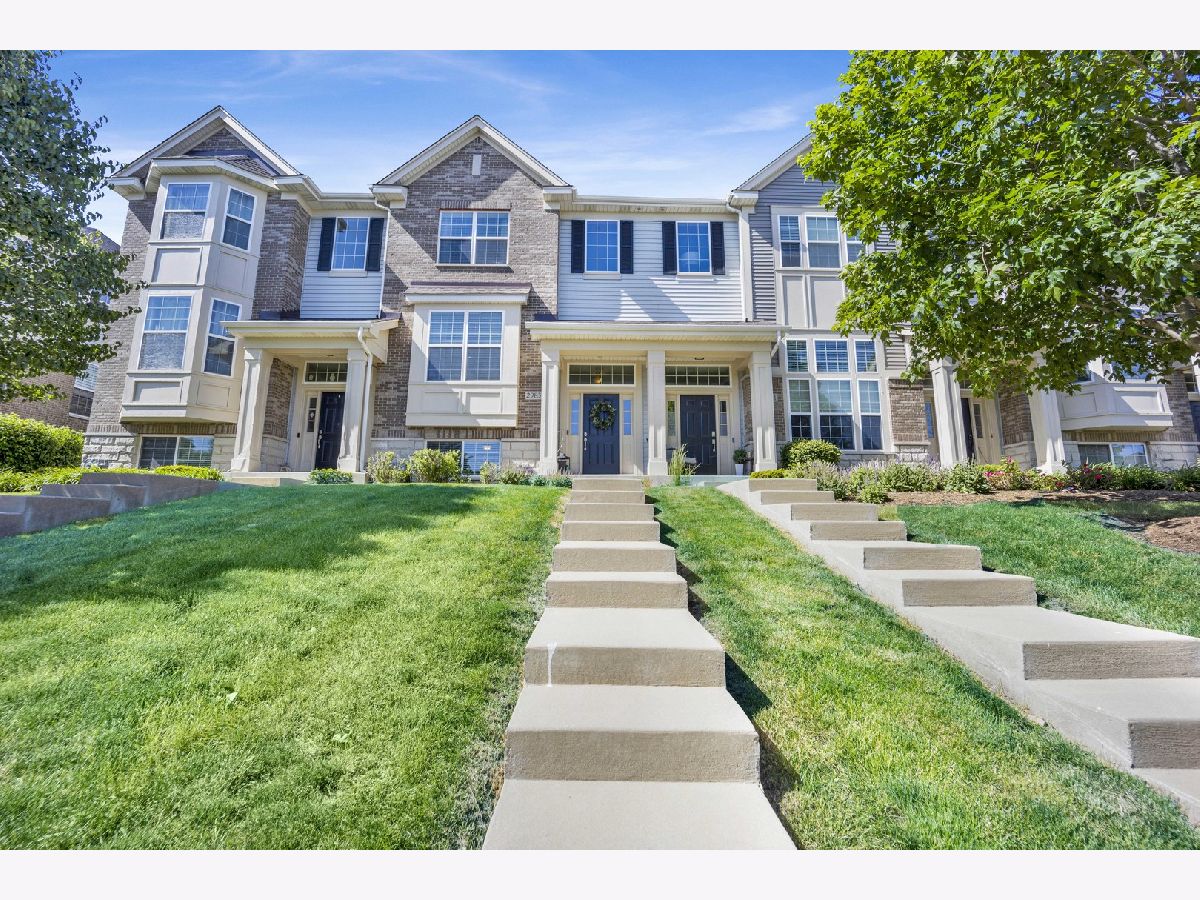 Townhomes Sold Mayfair Naperville Illinois, 2983 Henley