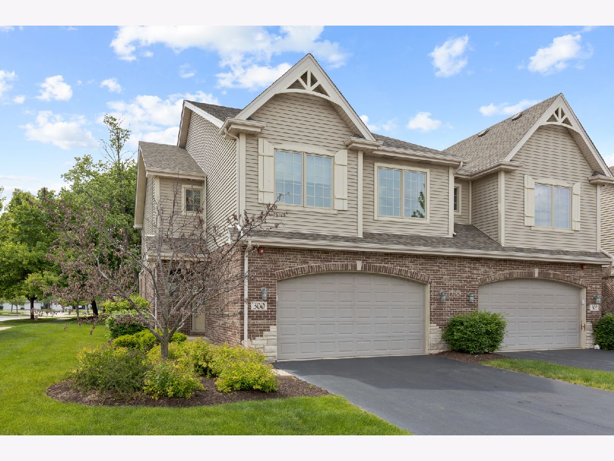 Townhomes Sold Hidden Oaks Itasca Illinois, 300 Nicole