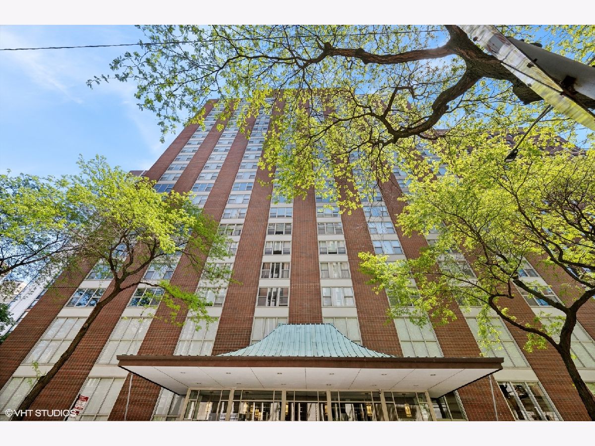 Condominiums Sold Ambassador House Chicago Illinois, 1325 State