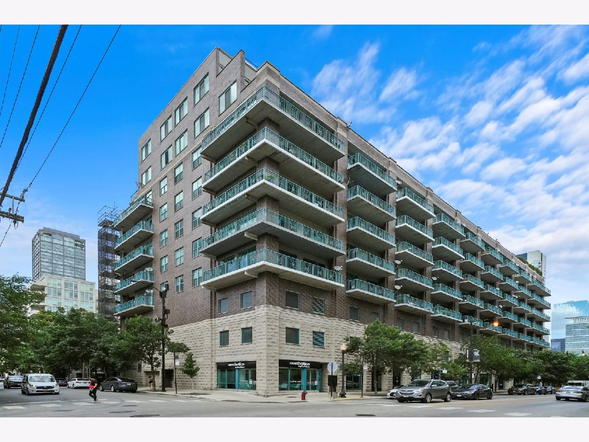 Condominiums Sold Madison Manor Chicago Illinois, 910 Madison