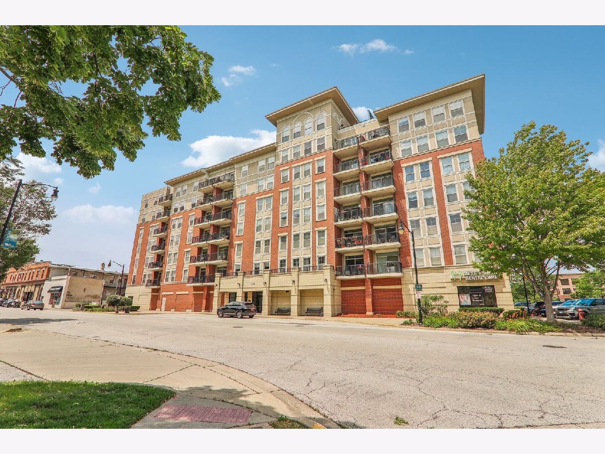 Condominiums Sold Metropolitan Square Des Plaines Illinois, 656 Pearson