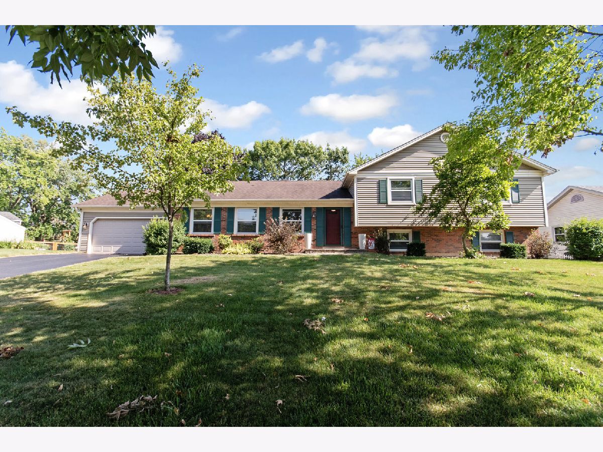 Homes Sold Century Hill Naperville Illinois, 25W071 Cape