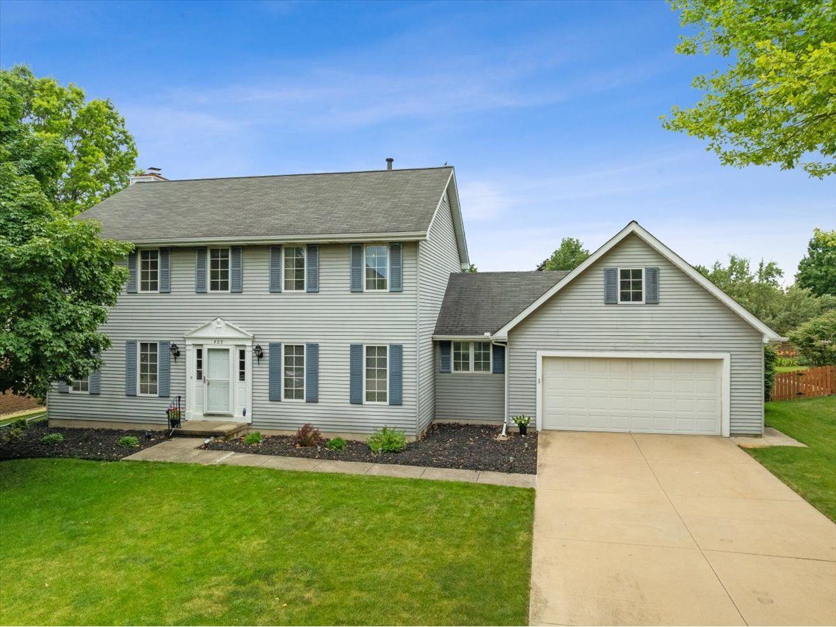 Homes & Condos & Townhomes Sold Oakridge Bloomington Illinois, 403 Watford