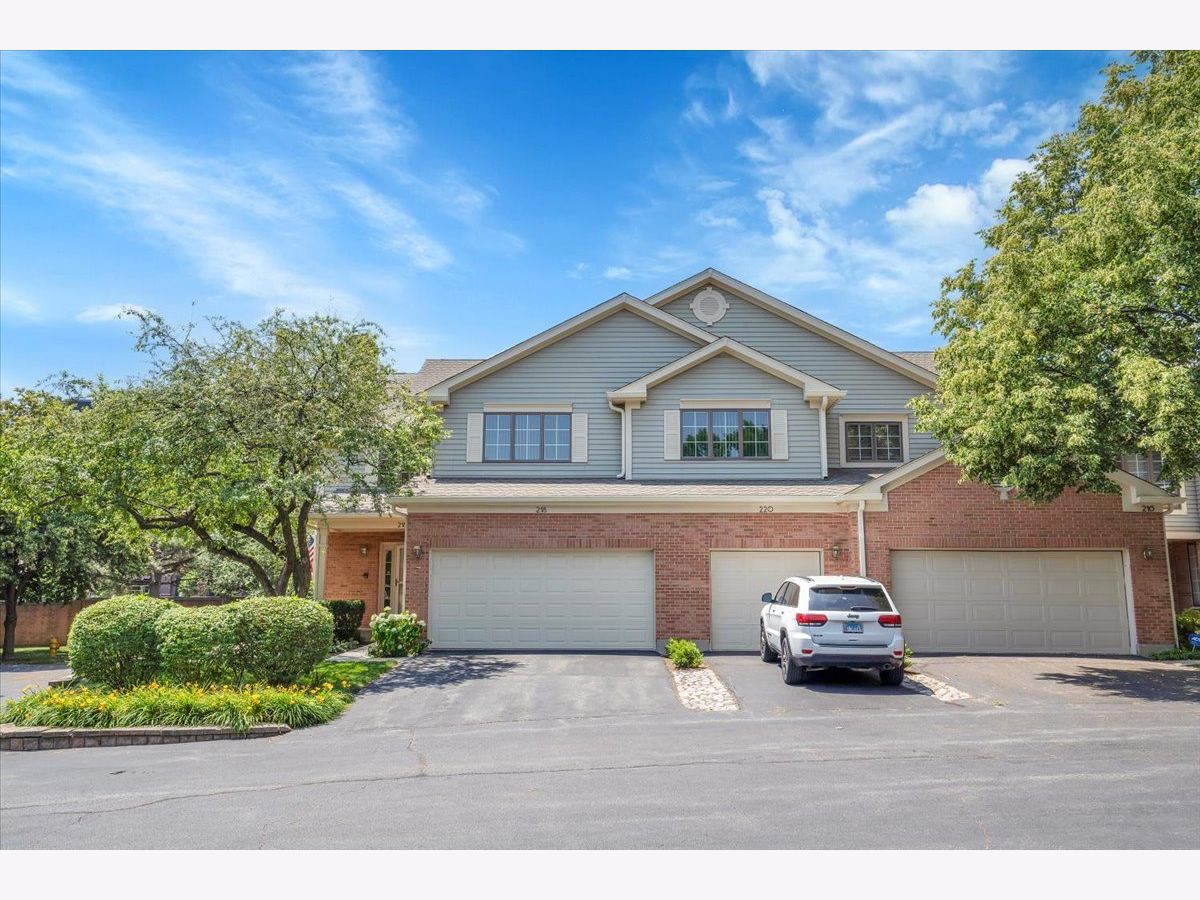 Townhomes Sold Village Commons Mount Prospect Illinois, 218 University