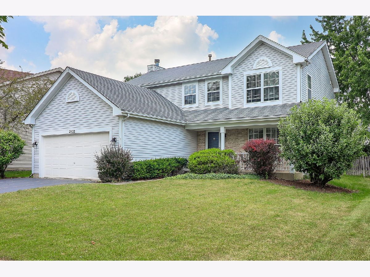 Townhomes & Condos & Homes Sold Woodlake Naperville Illinois, 2832 Bluewater