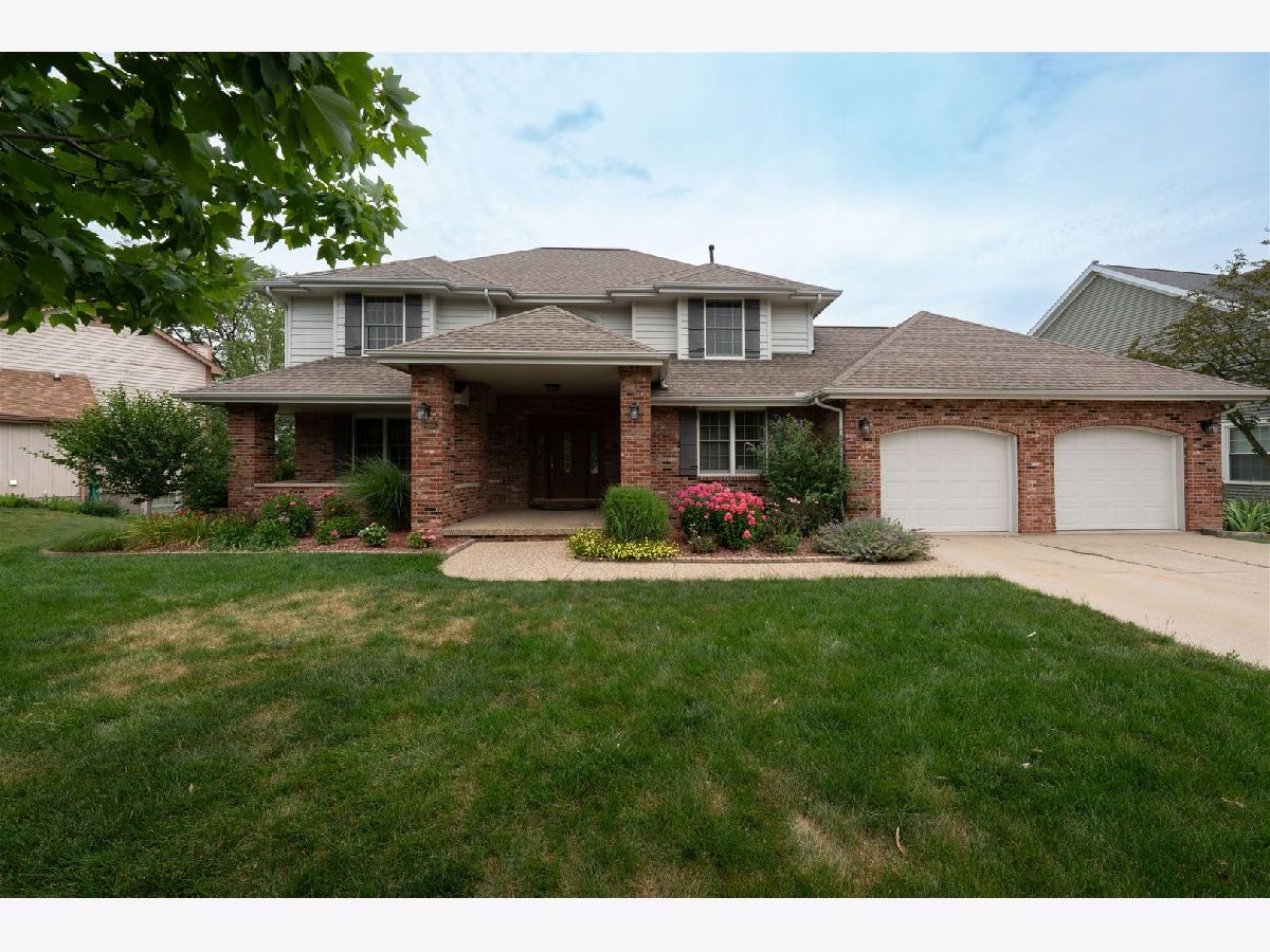 Homes & Condos & Townhomes Sold Old Farm Lakes Bloomington Illinois, 6 Swan Lake