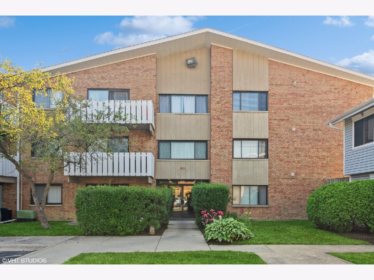 Condos & Townhomes Sold Runaway Bay Palatine Illinois, 2000 Bayside