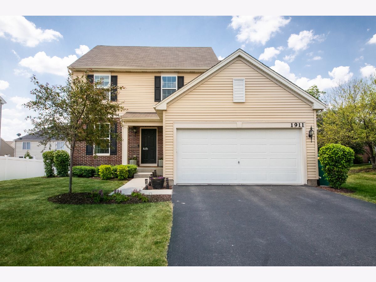 Homes & Townhomes Sold Windsor Ridge Joliet Illinois, 1911 Willoughby