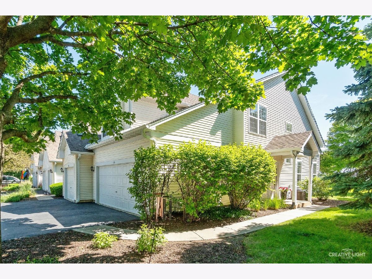 Townhomes Sold Kingsbrook Crossing Oswego Illinois, 415 Canterbury