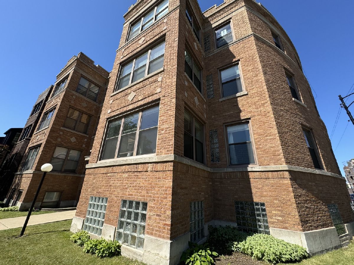 Condos & Townhomes & Homes Rented Sheridan Park Chicago Illinois, 4756 Dover