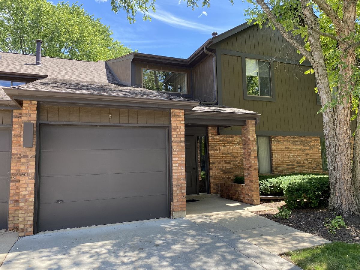 Condominiums Sold Manor Homes Of Century Oaks Elgin Illinois, 17 Creekside