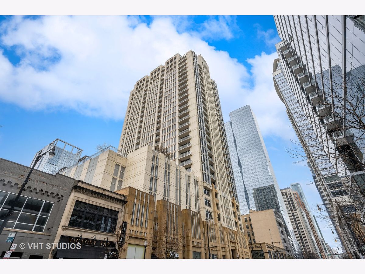 Condominiums Rented Michigan Avenue Towers Chicago Illinois, 1400 Michigan