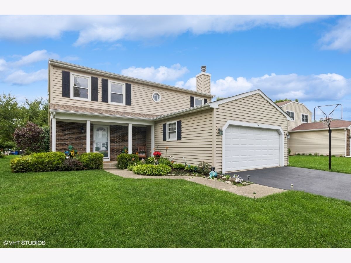 Townhomes & Homes Sold Villas By The Lake Vernon Hills Illinois, 716 Cherry Valley