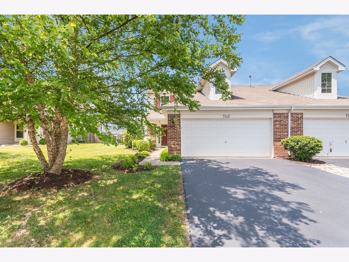 Homes & Townhomes Rented Cambridge Run Joliet Illinois, 3717 Harms