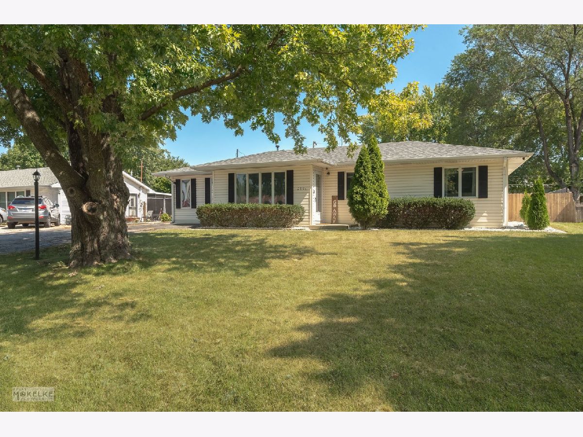 Homes Sold Crystal Lawns Joliet Illinois, 2404 Vesta