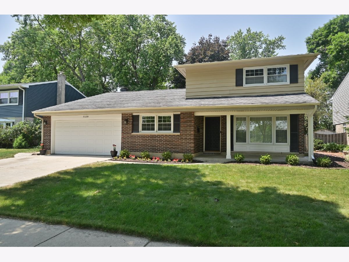 Homes & Condos & Townhomes Sold Heritage Park Arlington Heights Illinois, 1530 Fernandez