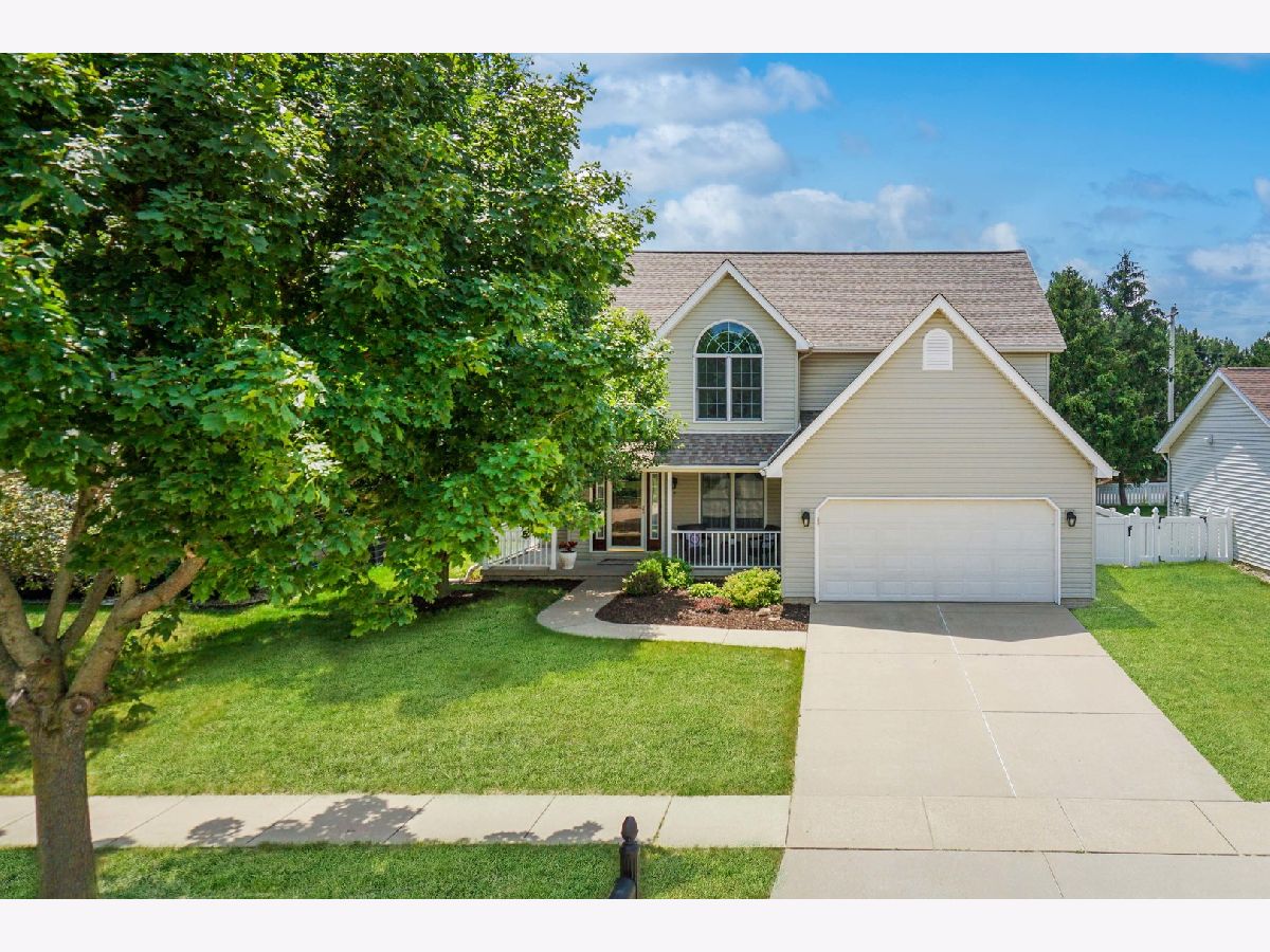 Homes & Condos & Townhomes Sold Old Farm Lakes Bloomington Illinois, 7 Lexis