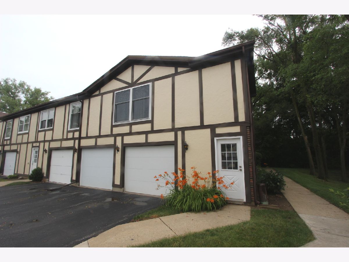 Condominiums Sold Creekside At St. Johns Woodstock Illinois, 420 Saint Johns