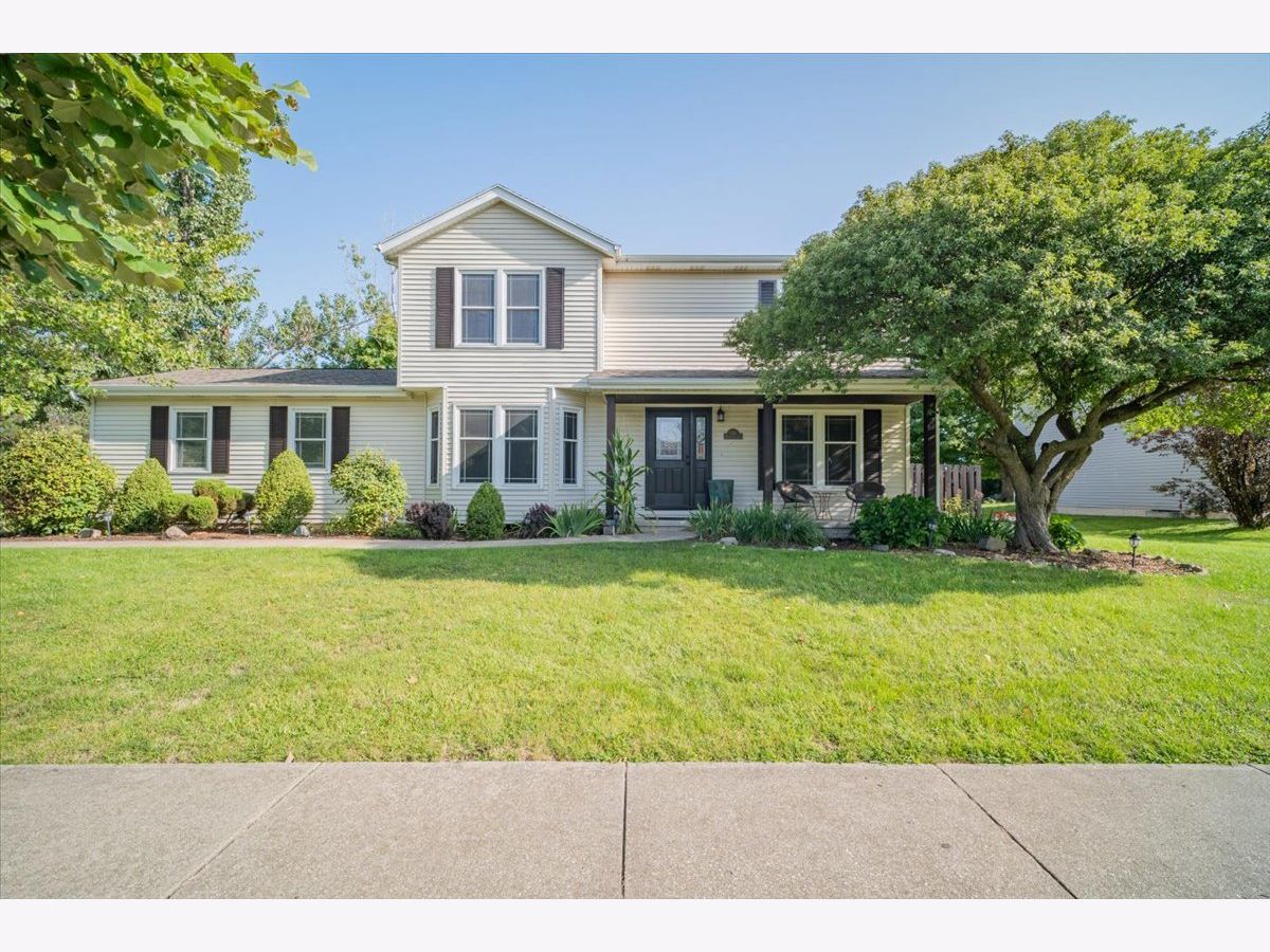 Homes & Condos & Townhomes Sold Royal Pointe Bloomington Illinois, 2816 Brighton