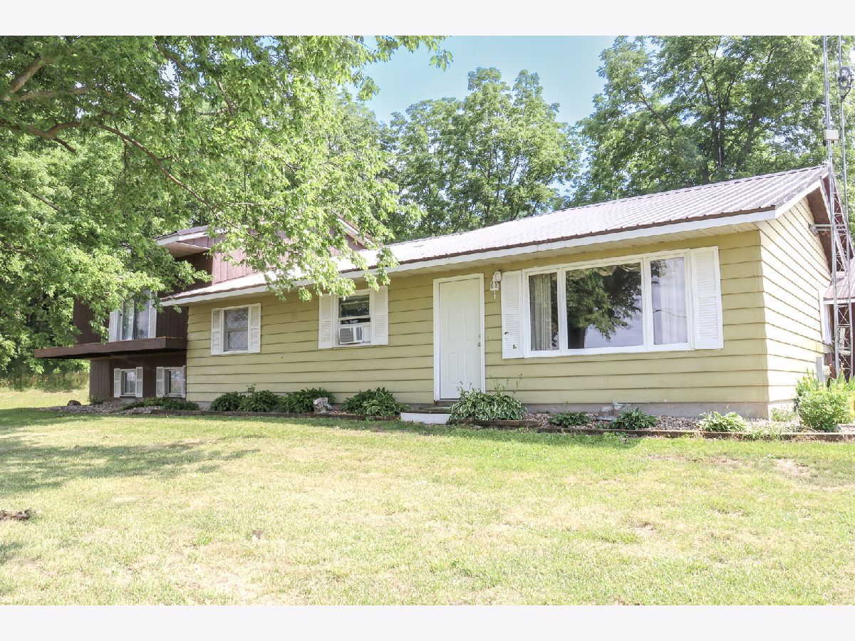  Sold Fulton Illinois, 19716 Acker