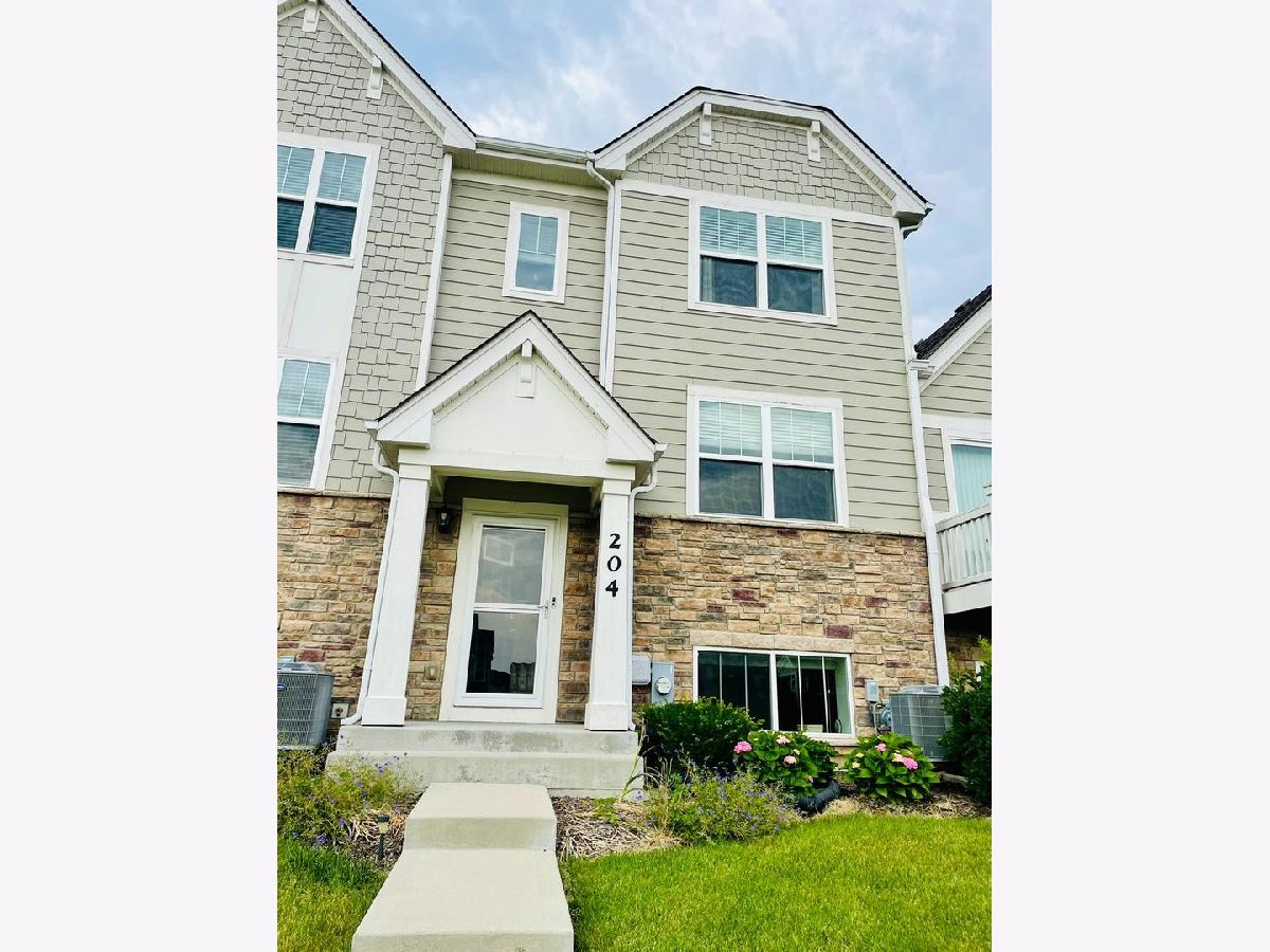 Homes & Townhomes Rented Tall Oaks Elgin Illinois, 204 Goldenrod