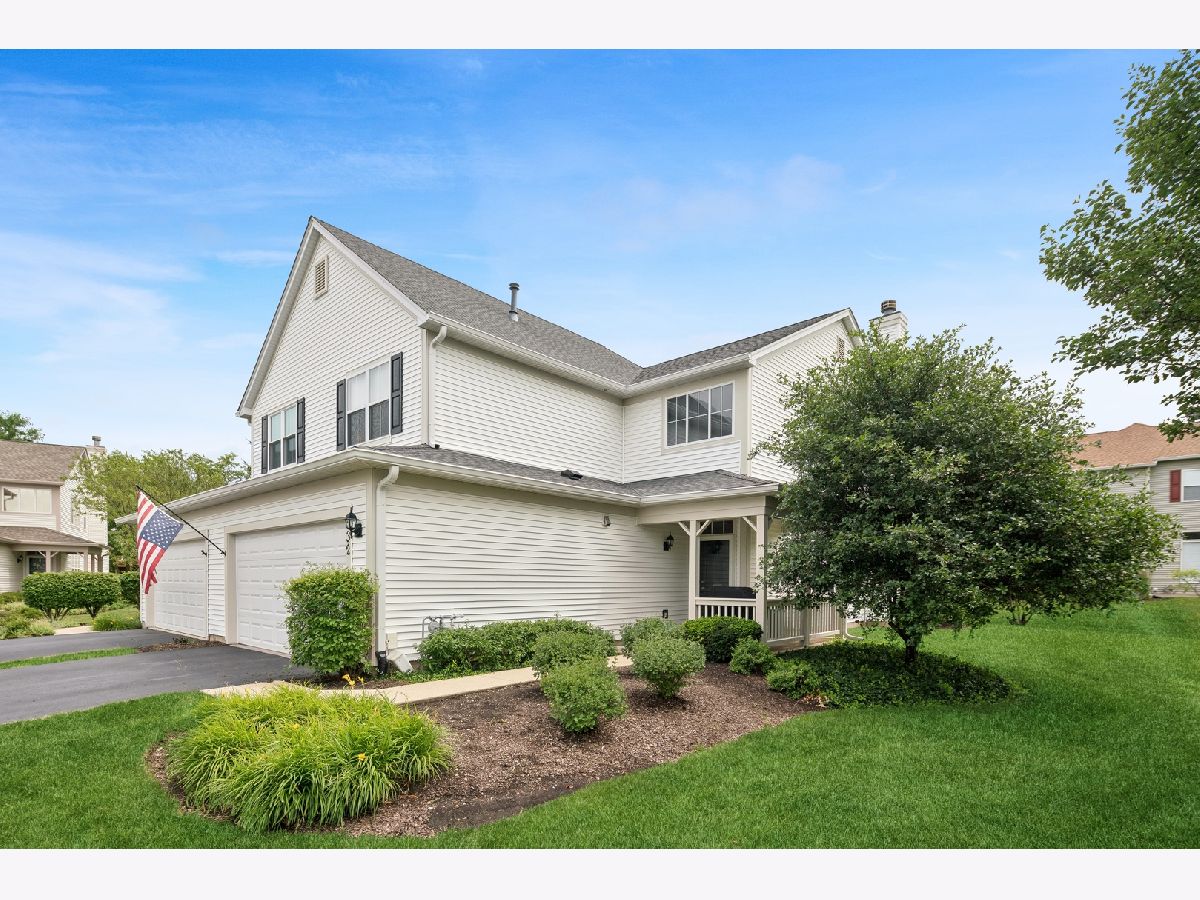 Townhomes & Condos & Homes Sold Harvest Hills St Charles Illinois, 532 Heritage