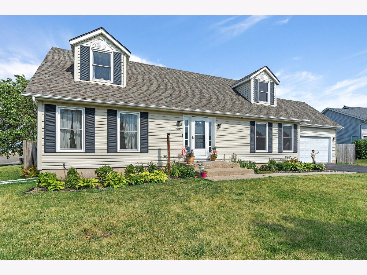 Homes Sold Meadow Creek Sycamore Illinois, 2352 Glen