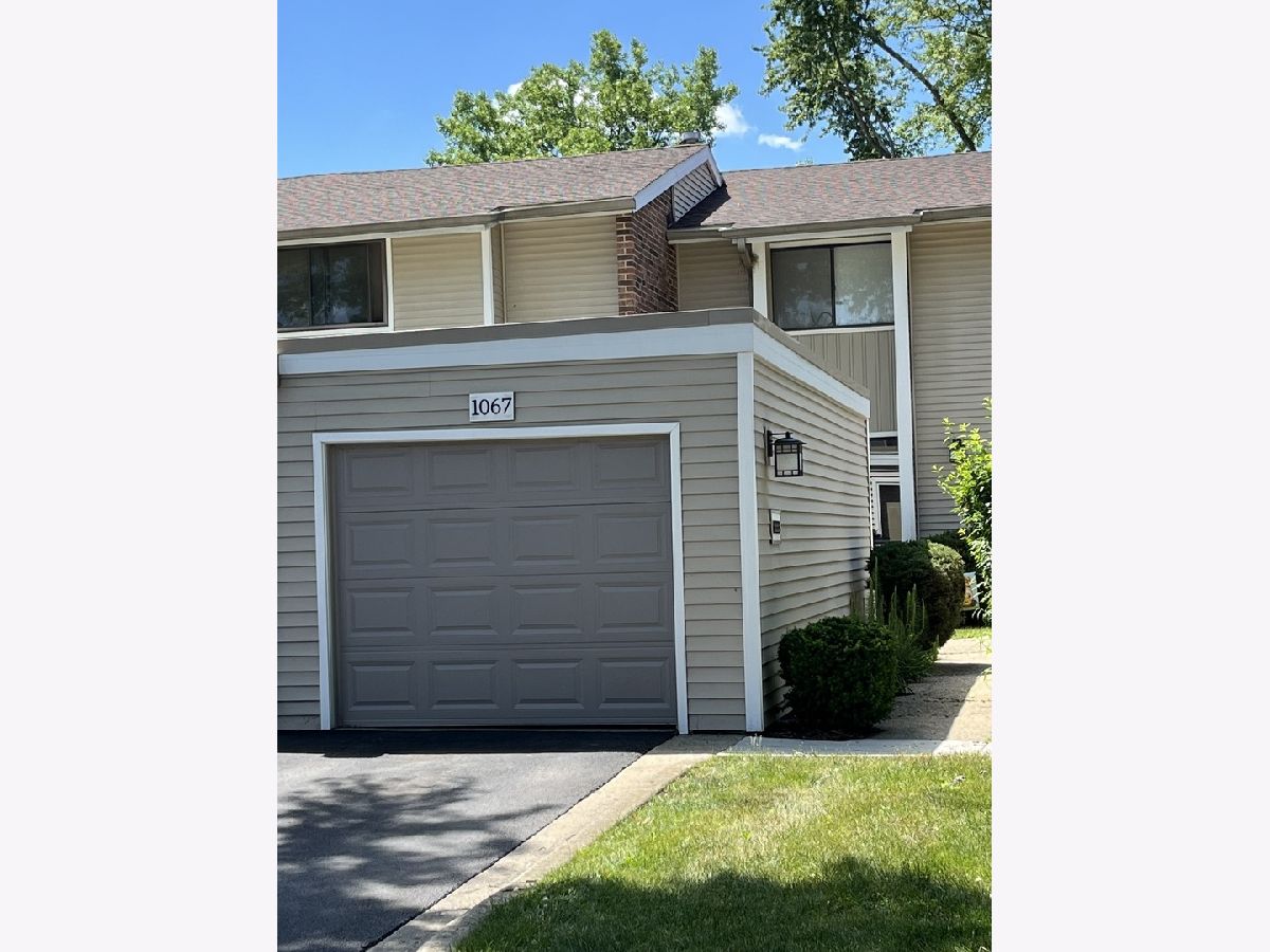 Townhomes Sold Timberlake Aurora Illinois, 1067 Rainwood