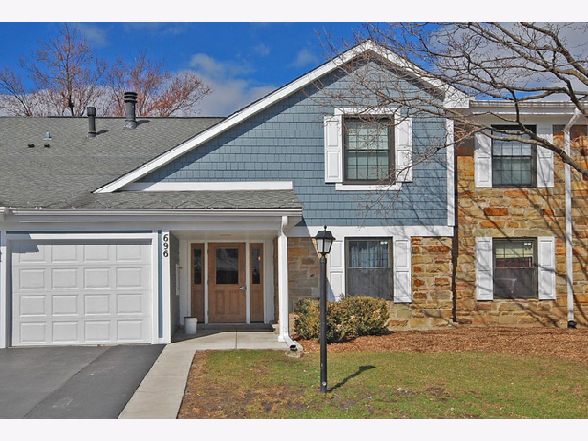 Condos & Townhomes Rented Lexington Commons Wheeling Illinois, 696 Oakmont