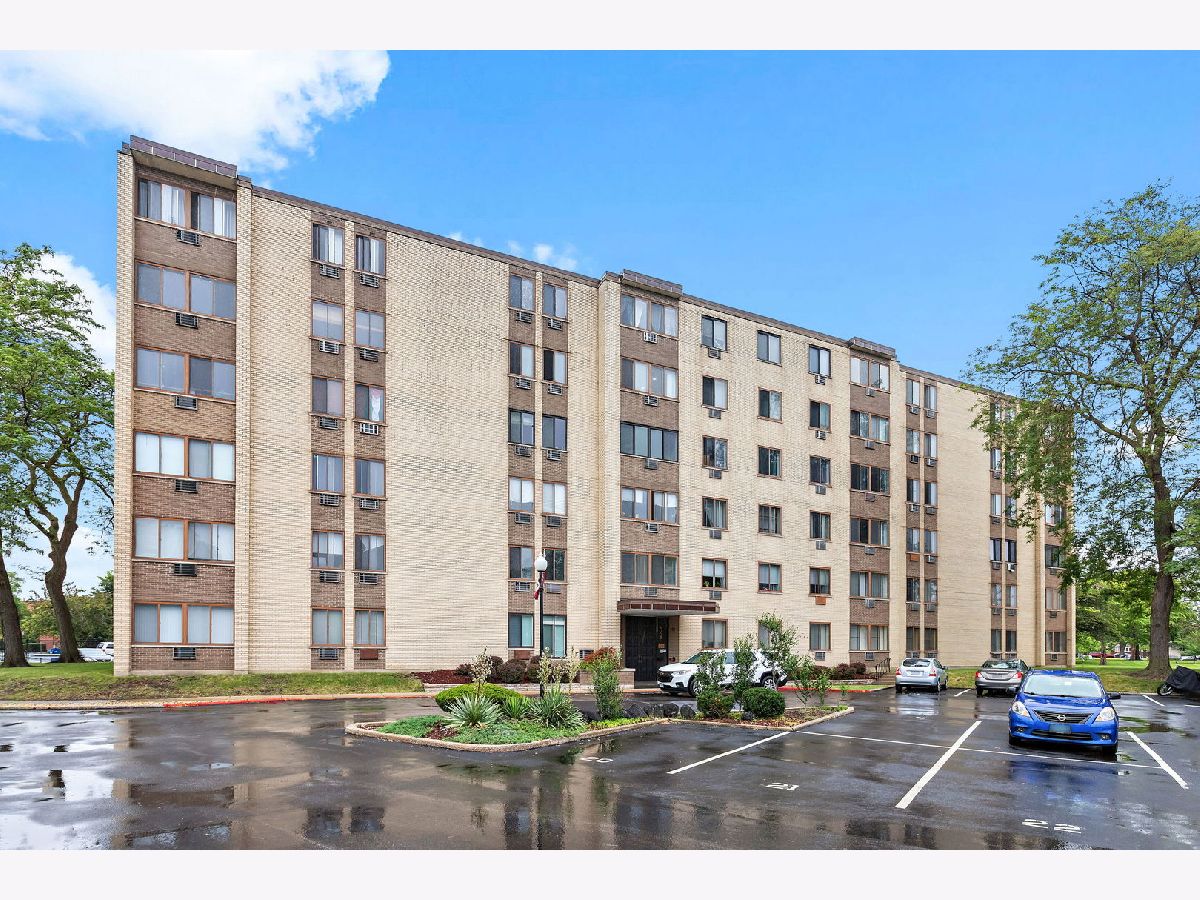 Condominiums Sold Shibui Oak Lawn Illinois, 9725 Karlov