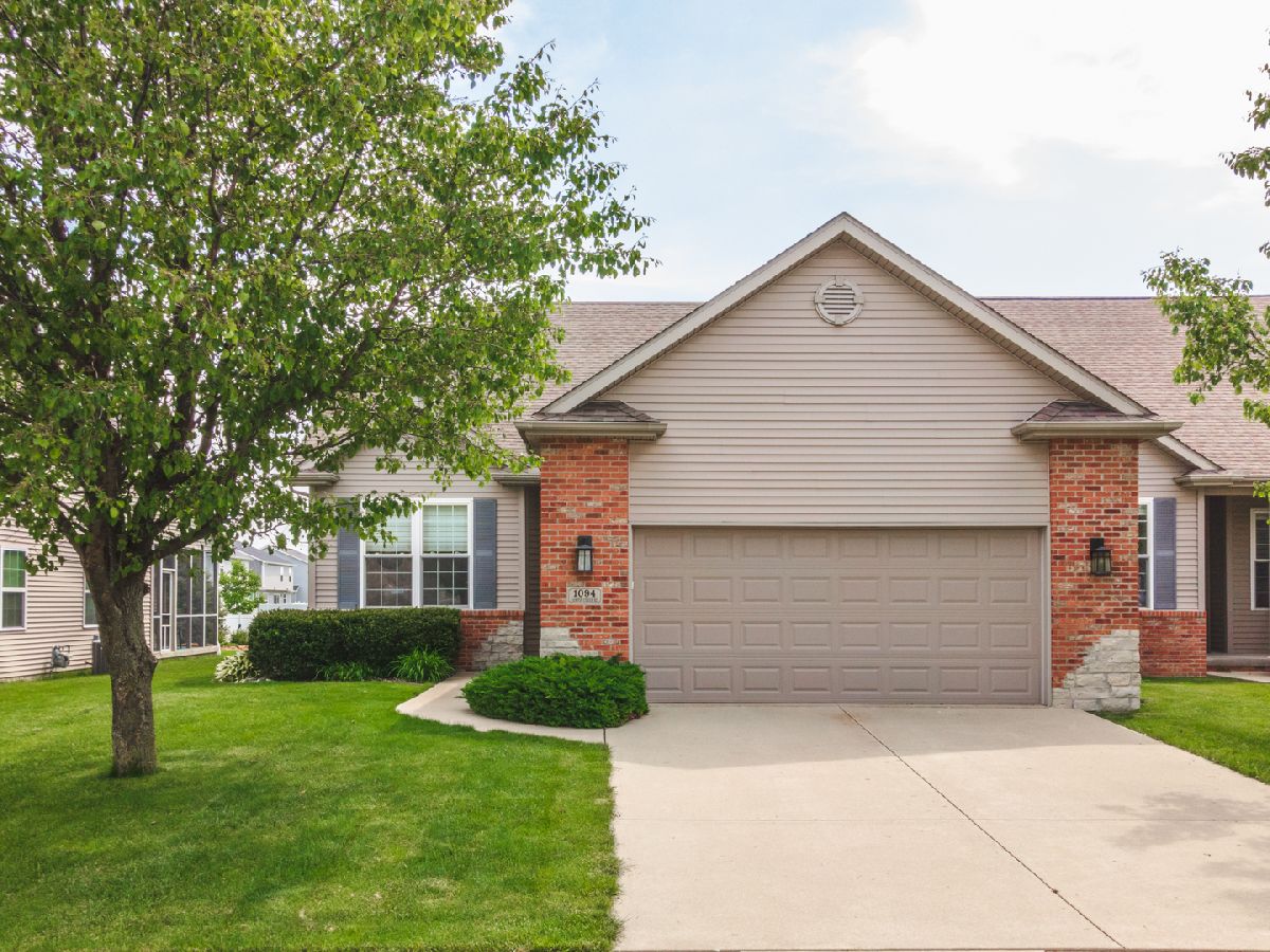 Homes & Condos & Townhomes Sold Vineyards Normal Illinois, 1094 Canyon Creek