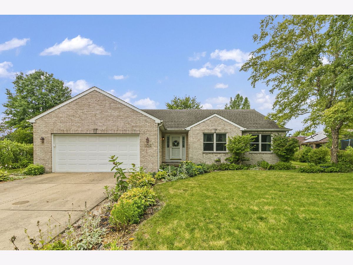 Homes & Condos & Townhomes Sold Bristol Pointe Morris Illinois, 1702 Anne