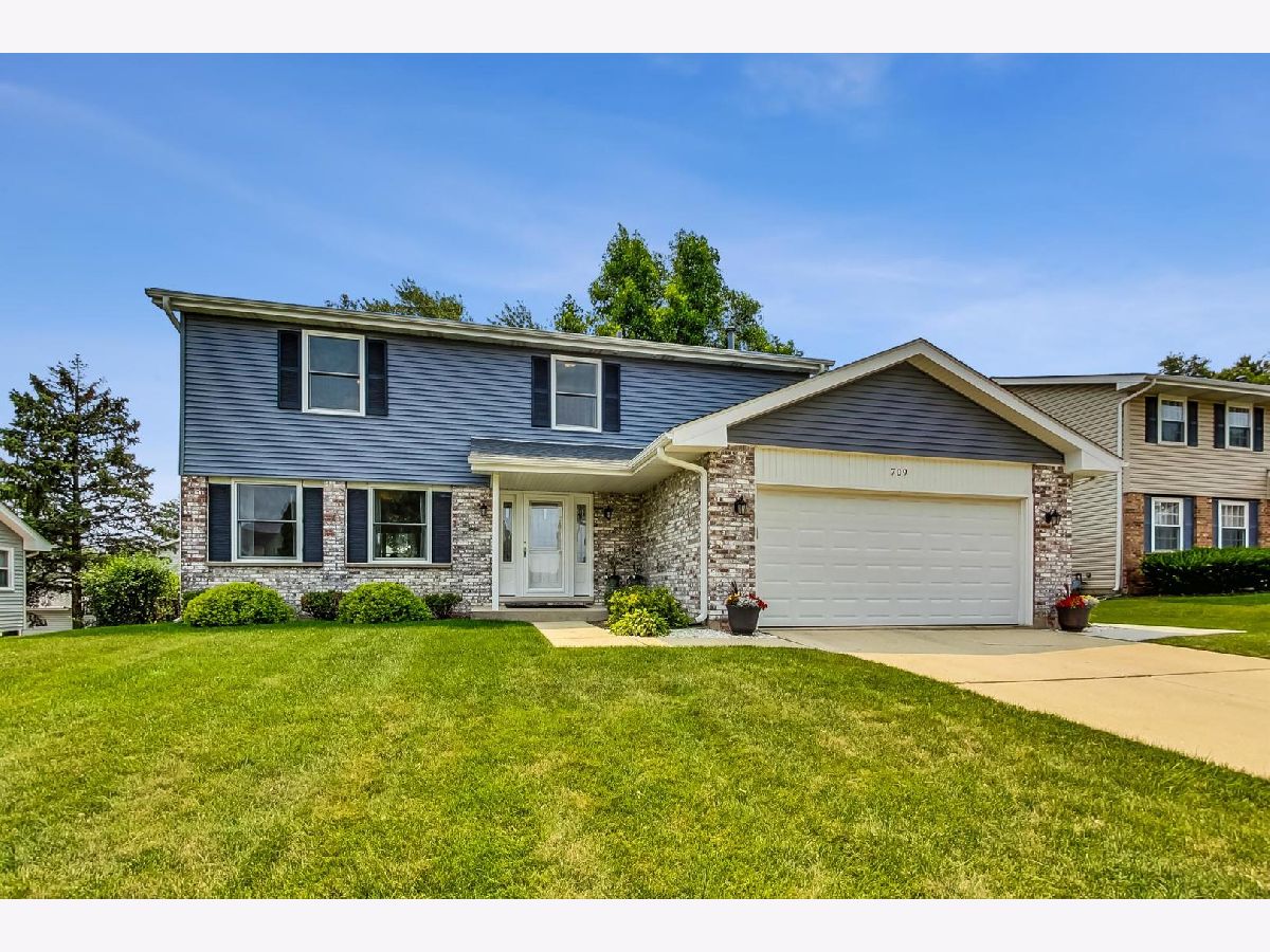 Condominiums & Homes Sold Kingsport Estates Schaumburg Illinois, 709 Point