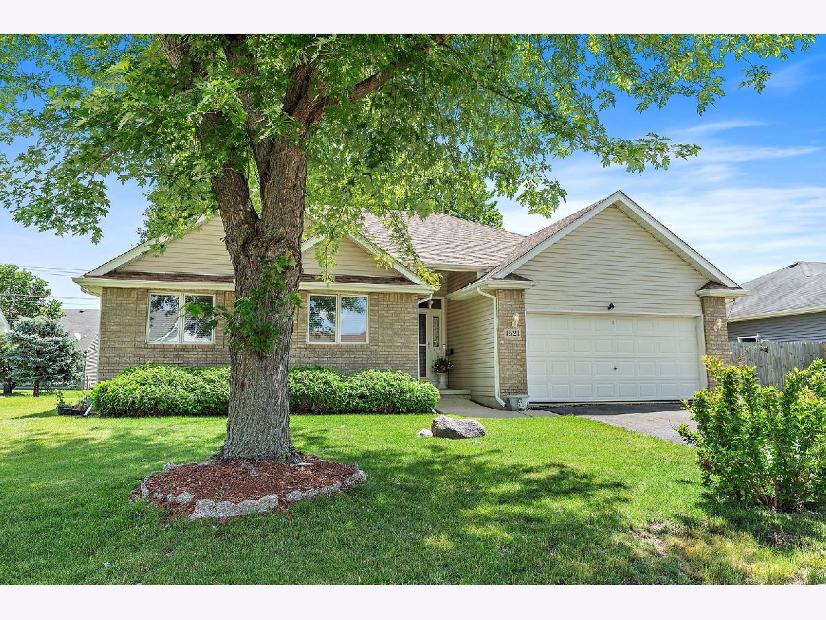 Homes Sold Prairie Ridge Woodstock Illinois, 1521 Ginny
