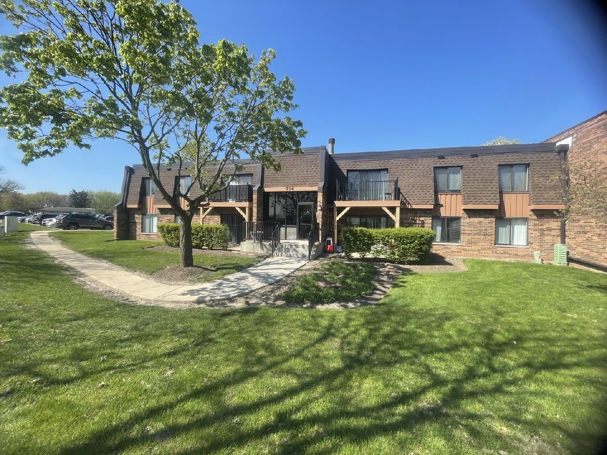 Condominiums Sold Lakewood Schaumburg Illinois, 714 Tullamore
