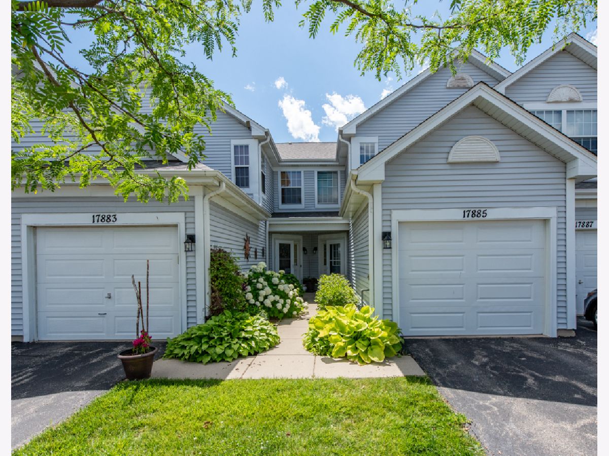 Townhomes & Homes Sold Bridlewood Gurnee Illinois, 17885 Salisbury
