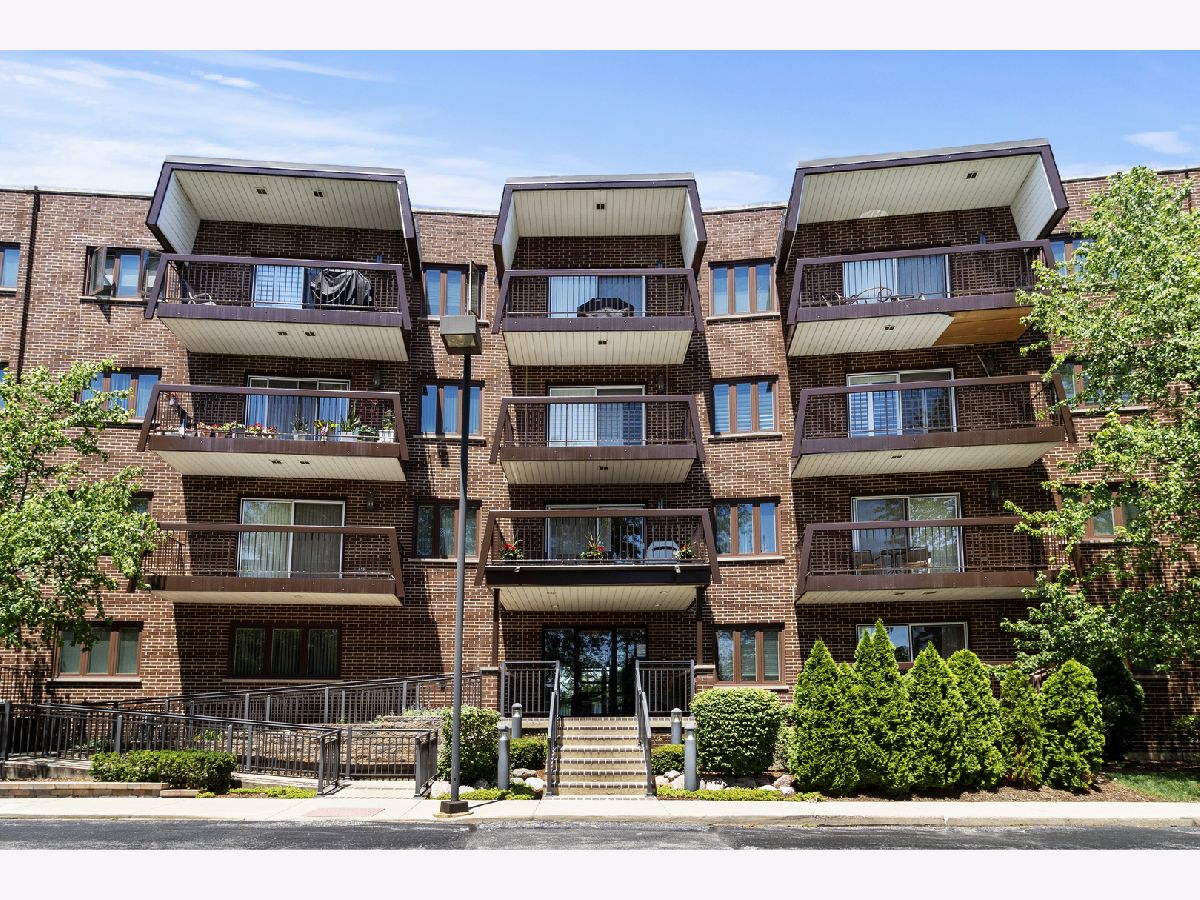 Condominiums Sold Grove Terrace Buffalo Grove Illinois, 350 Dundee