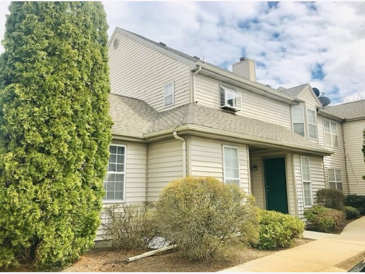 Condos & Townhomes Rented Northbrook Bourbonnais Illinois, 106 Chesterfield
