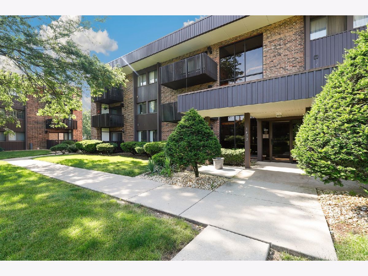 Condominiums Sold Woodlawn Terrace Joliet Illinois, 1422 Woodbridge