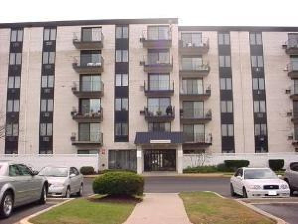 Condos & Townhomes & Homes Rented Terrace Square Niles Illinois, 9118 Elmwood