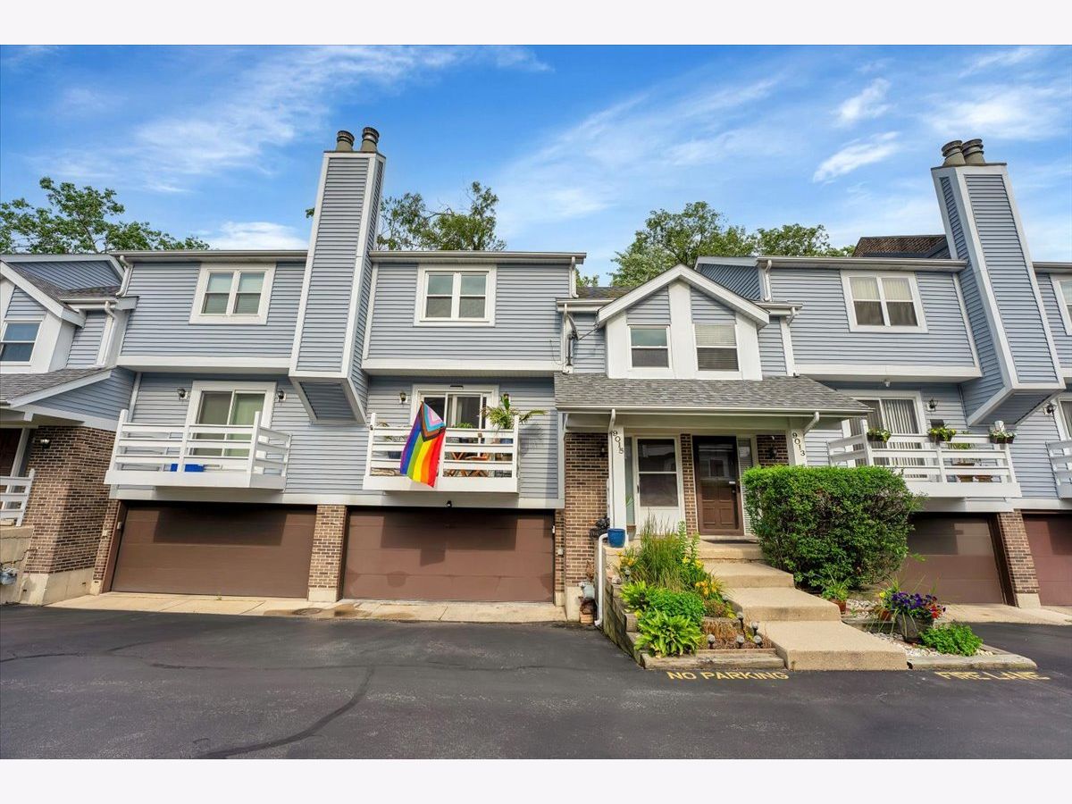 Townhomes & Homes Sold Abbey Lane Des Plaines Illinois, 9015 Abbey