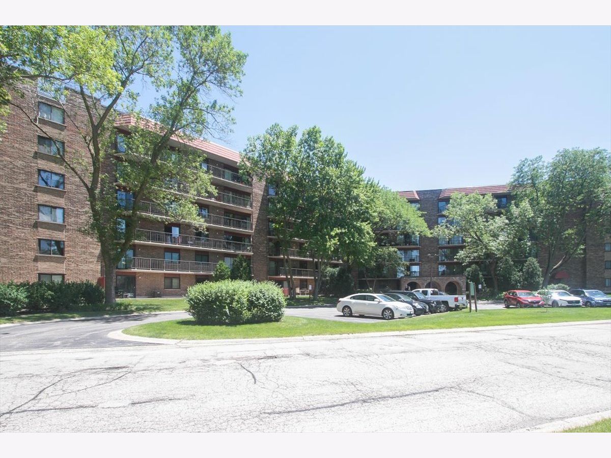 Condominiums Sold Baybrook Palatine Illinois, 111 Baybrook