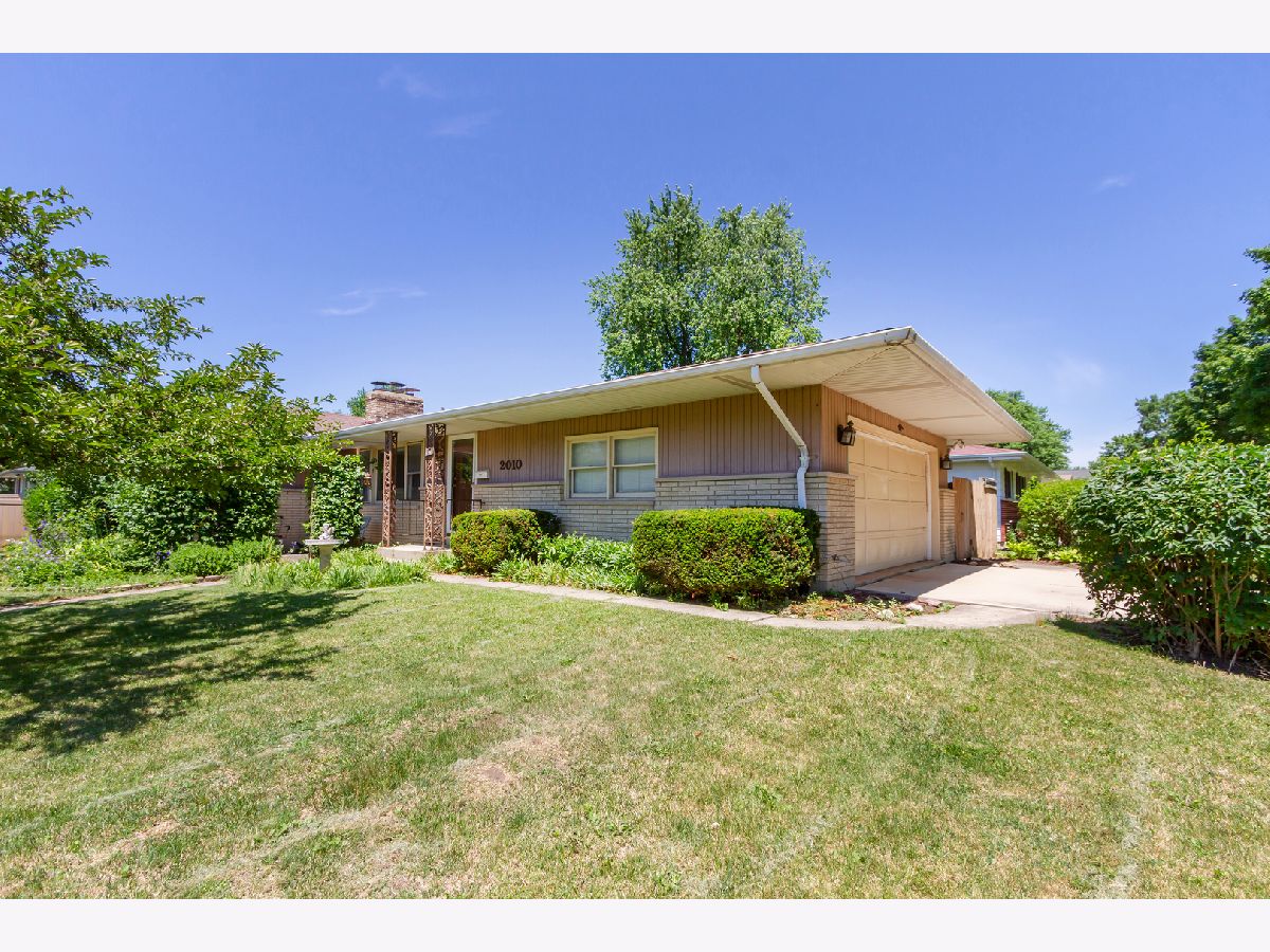 Homes Sold Fairview Plaza St Charles Illinois, 2010 Oak