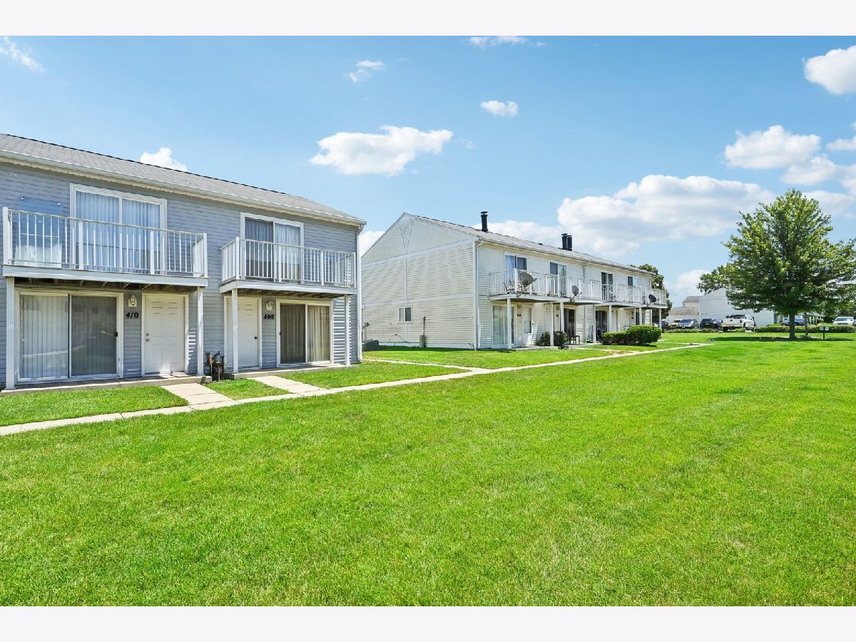 Townhomes & Condos Sold Meadow Green Round Lake Beach Illinois, 410 Meadow Green