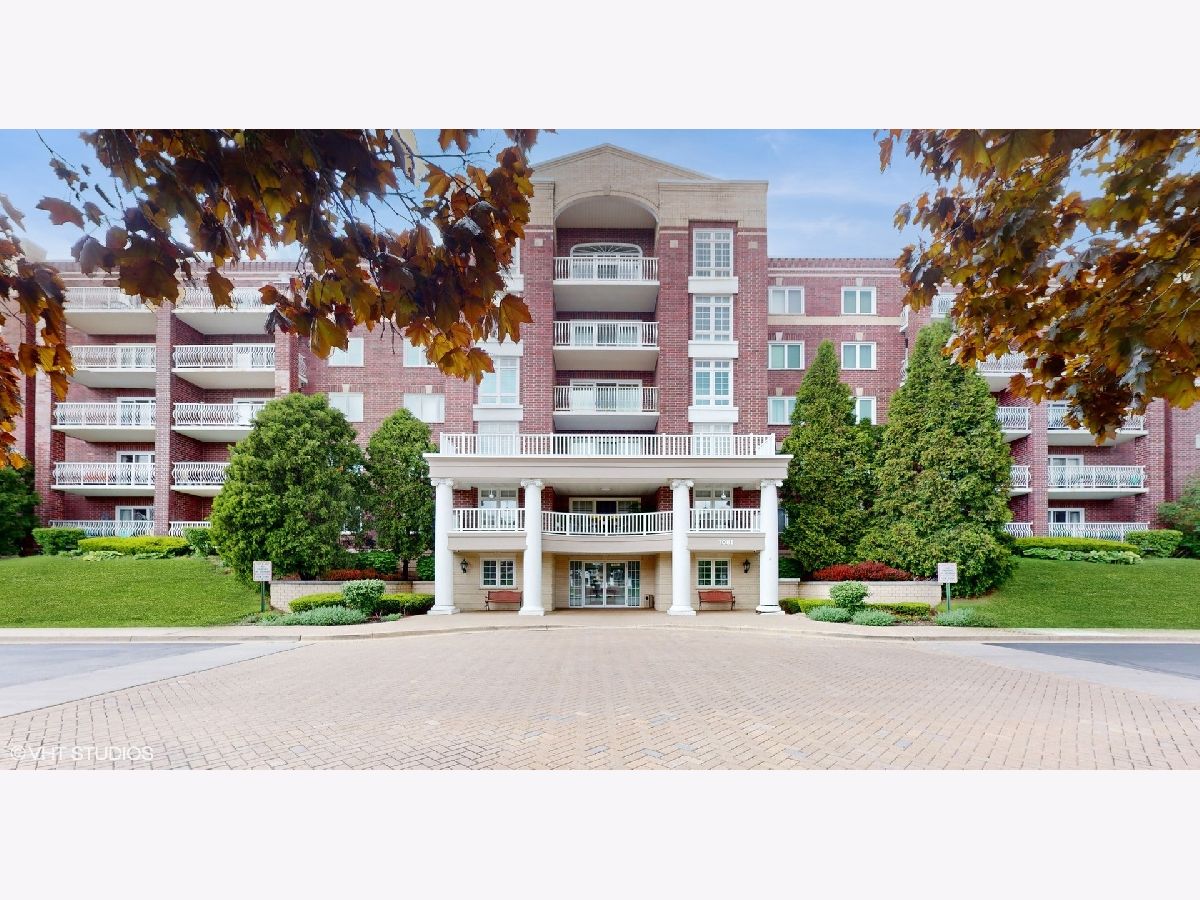 Condominiums Sold Renaissance Niles Illinois, 7081 Touhy