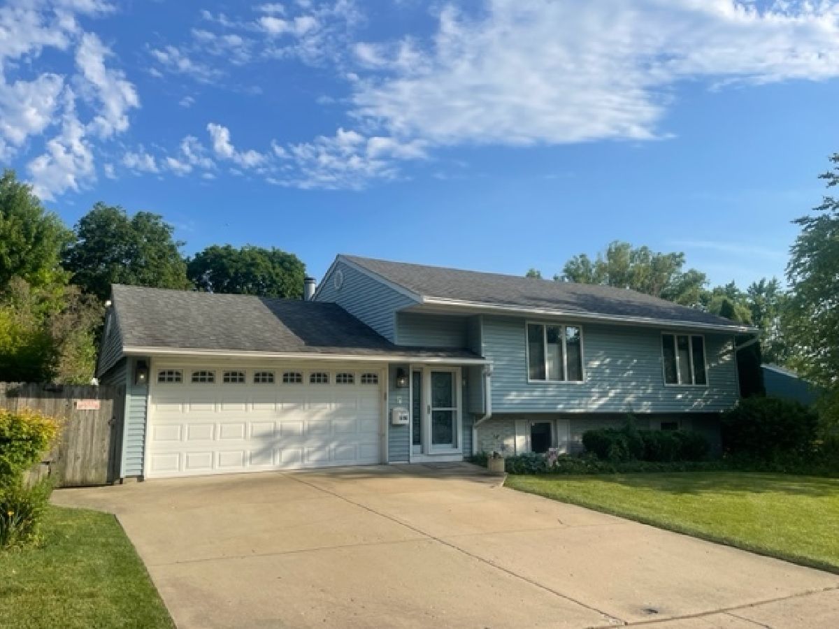Homes Sold Glenbrook Streamwood Illinois, 1696 Green Meadows