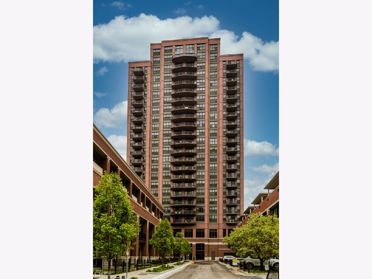 Condominiums Rented Kinzie Station Chicago Illinois, 330 Jefferson