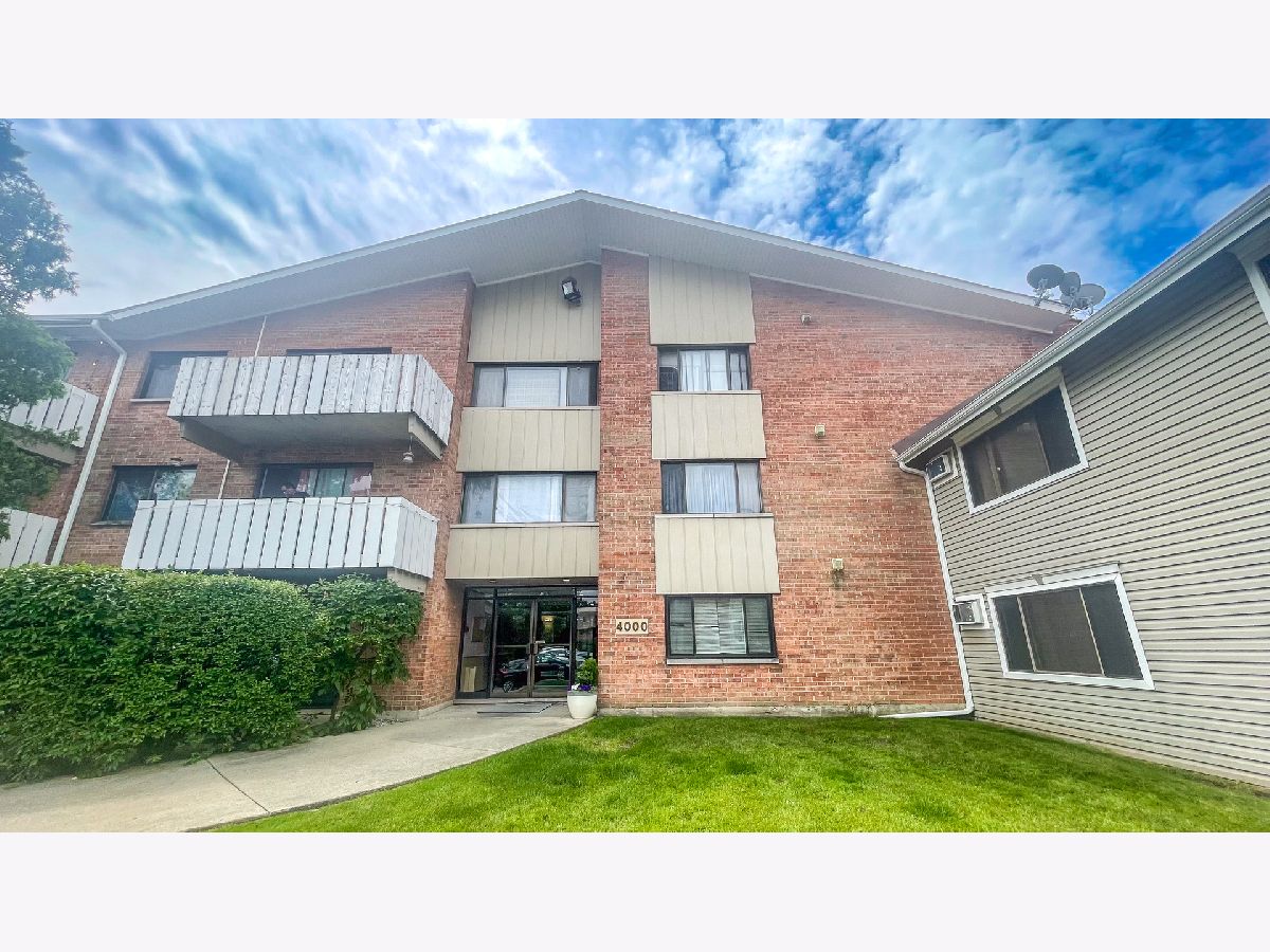 Condos & Townhomes Rented Runaway Bay Palatine Illinois, 4000 Bayside