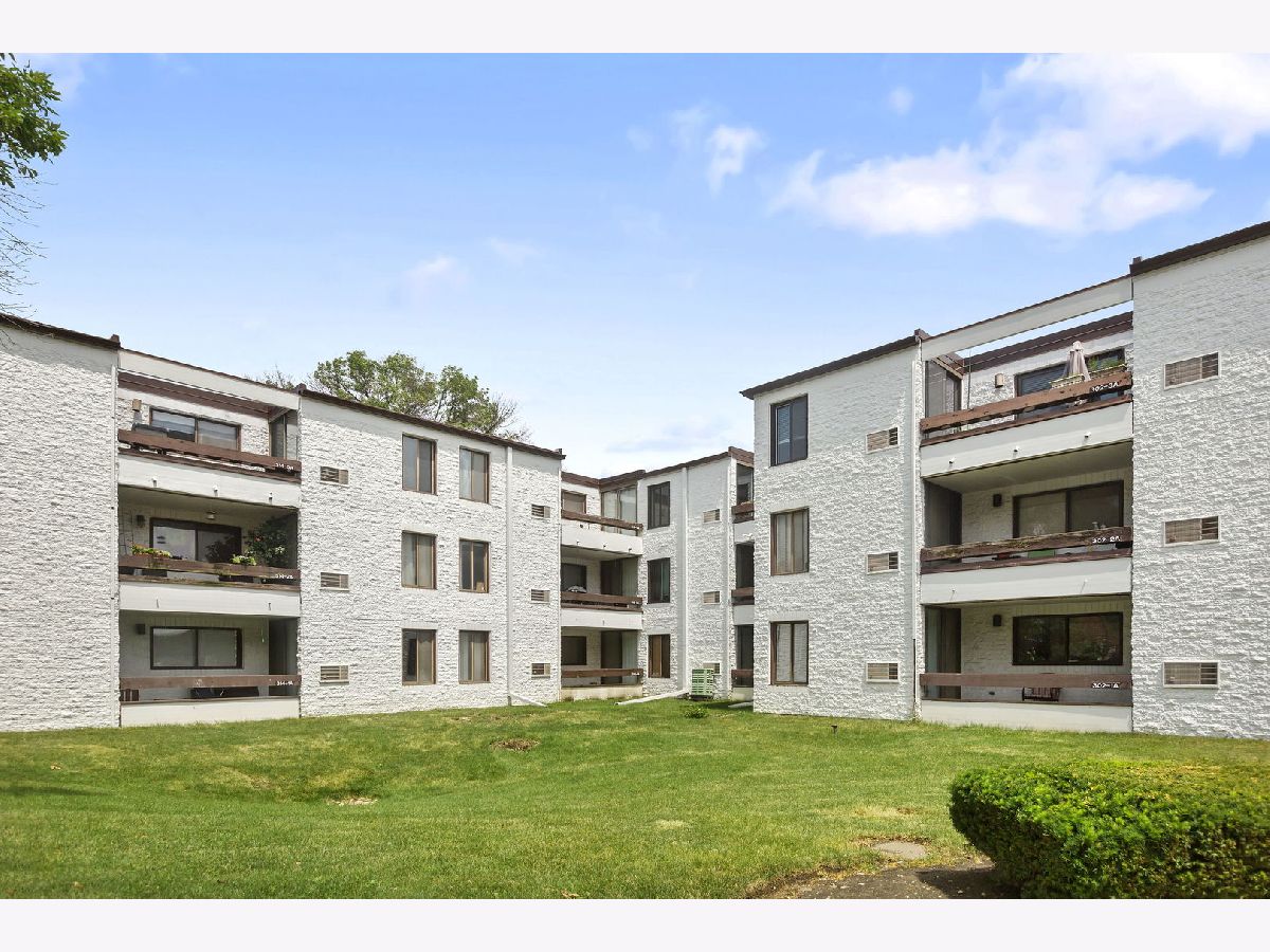 Condominiums Sold Courtyard Arlington Heights Illinois, 310 Miner
